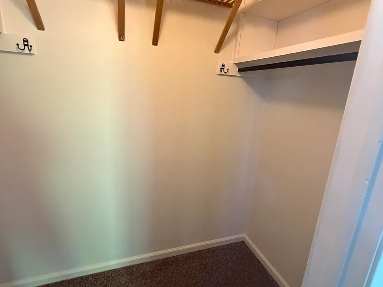 780 Excalibur St — Photo 24