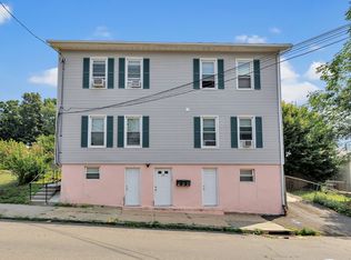 19 Hawkins St APT 3, Derby, CT 06418