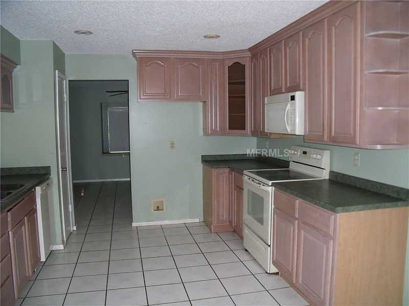 2nd image of 15705 Pennington Rd