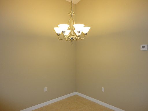 3rd image of 1109 Macon Dr