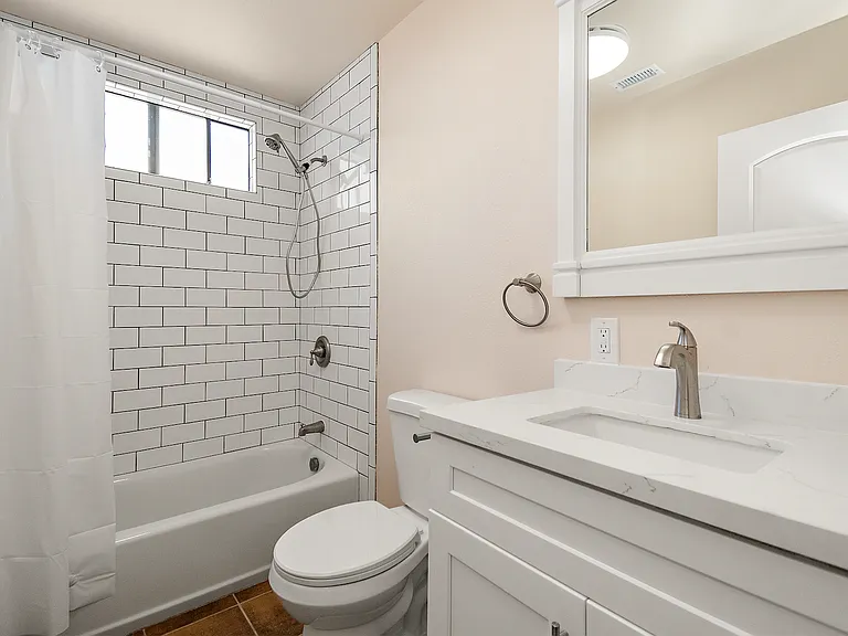 430 N Maria Ave — Photo 18