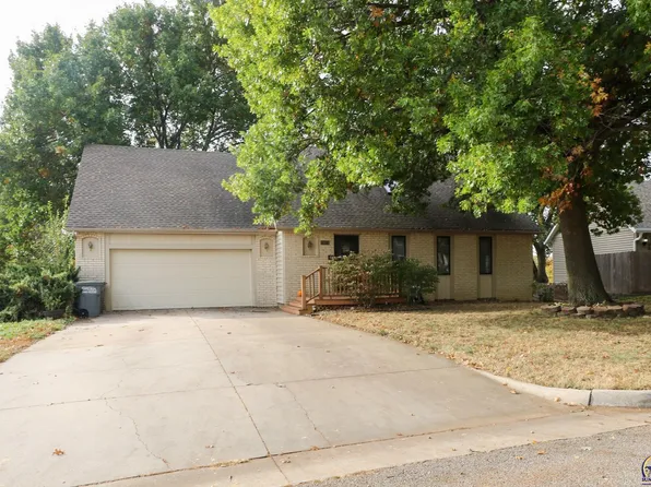 1813 Calle De Loma Dr, Emporia, KS 66801