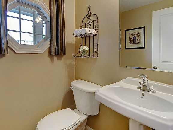 5th image of 3382 Vinson Dr