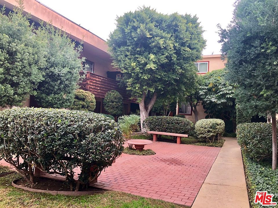 1st image of 5414 Newcastle Ave APT 6