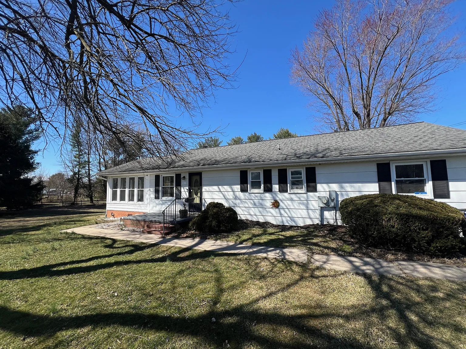 2 bed, 1.5 bath, 1245 sqft, $2,300 — Photo 1
