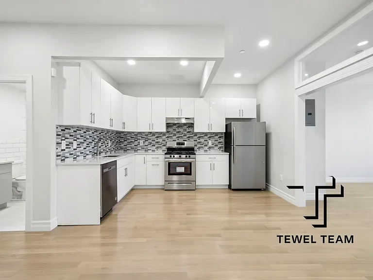 1697 Lexington Ave #4A — Photo 2