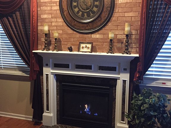 3rd image of 828 Holbrook Dr