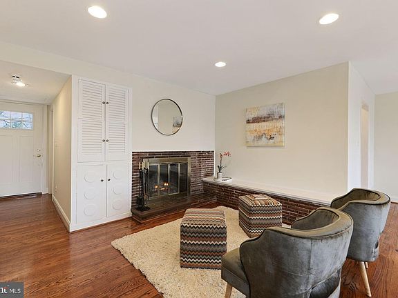 5th image of 10008 Cedar Ln