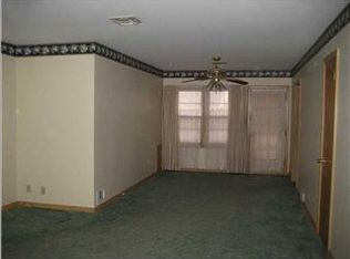 2021 S Volutsia Ave, Wichita, KS 67211