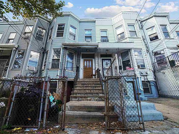 3rd image of 37 Arlington Ave