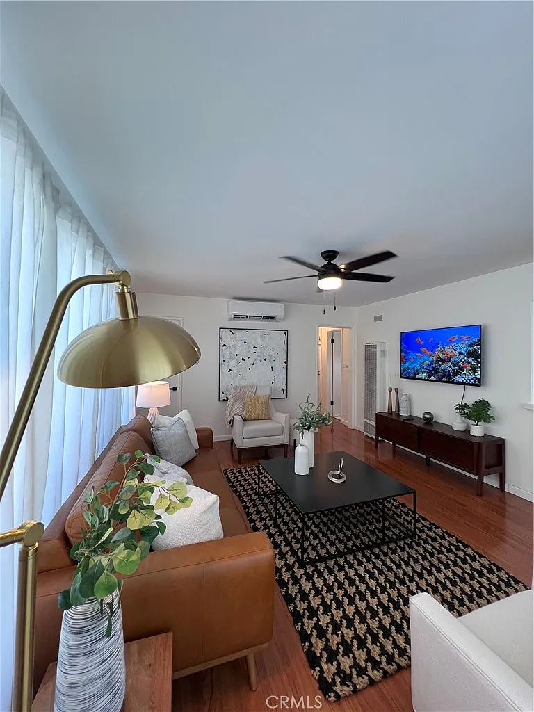 2 bed, 750 sqft, $7,000 — Photo 3