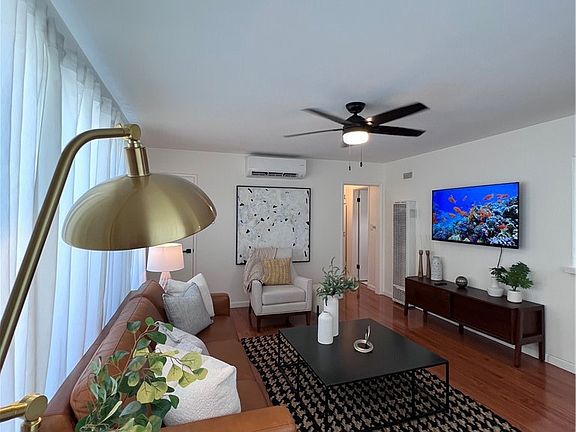 3rd image of 5536 Linden Ave