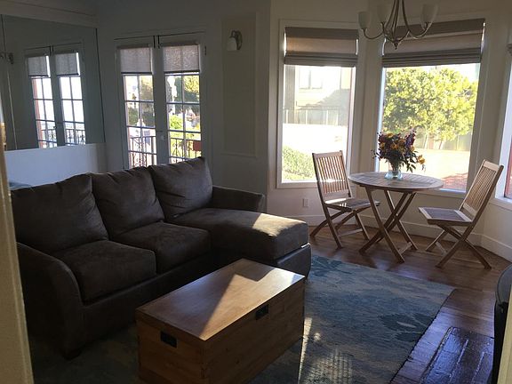 5th image of 1083 Lombard St APT 4
