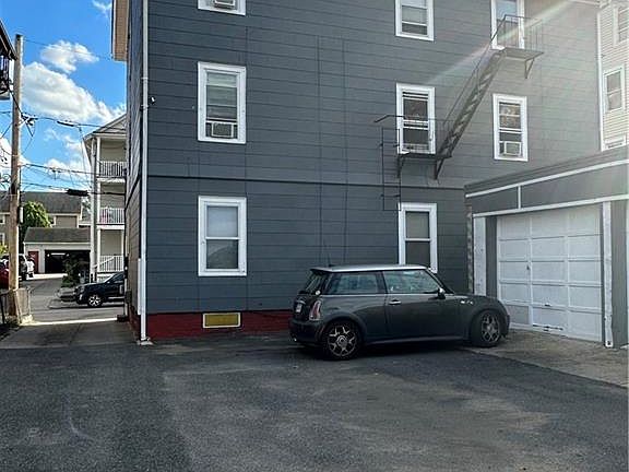 4th image of 87 Lincoln Ave