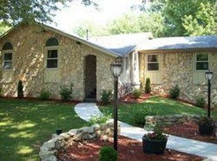 5 Lakewood Dr, Greenfield, IN