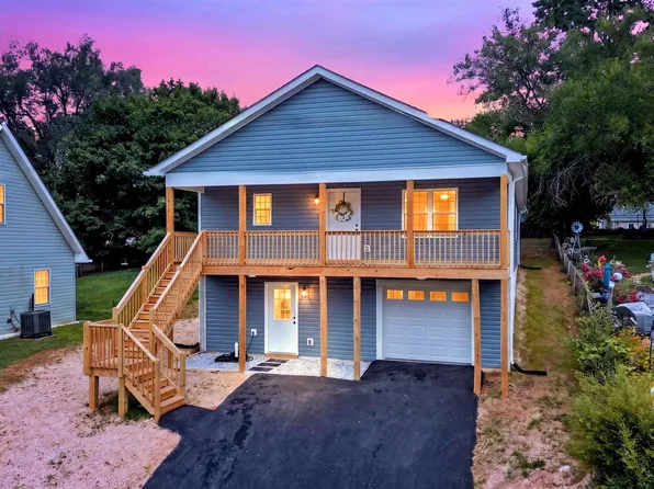 1814 Vinson St, Staunton, VA 24401