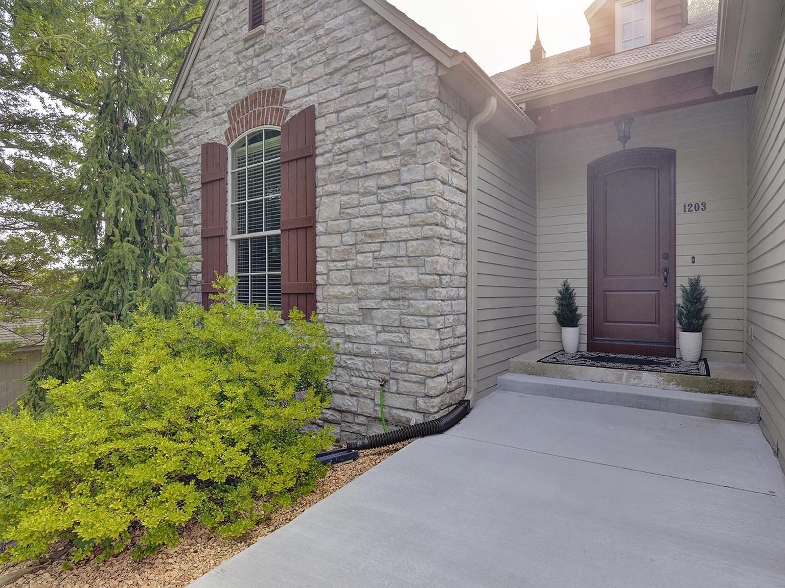 1203 Ledgestone Circle, Branson West, MO 65737 Zillow