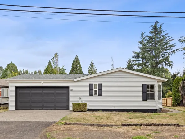 921 NE Meadow Dr, Portland, OR 97211