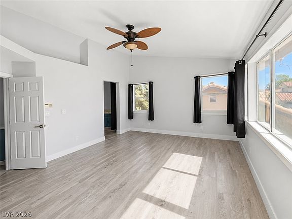 3rd image of 5009 Forest Oaks Dr