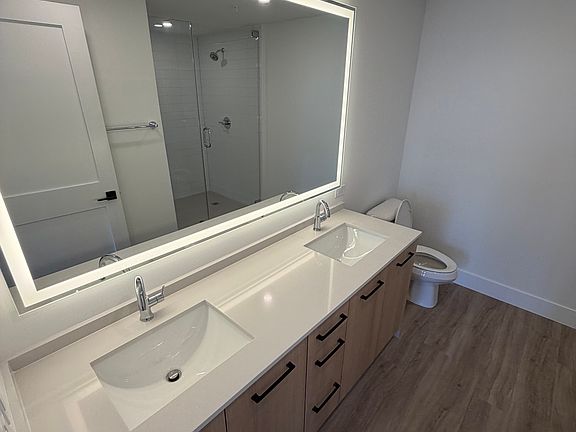 4th image of 1853 Mayo St #B