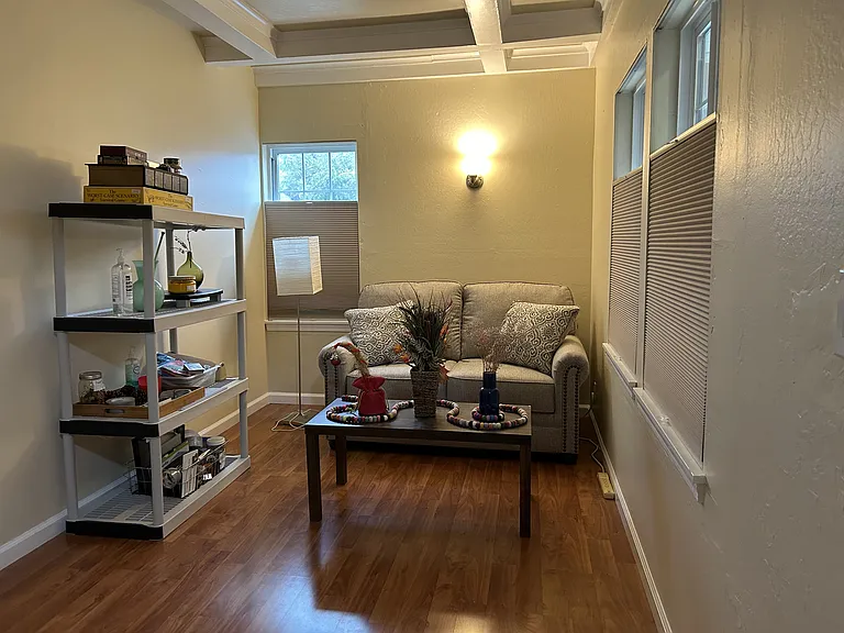 2206 Lincoln St — Photo 9