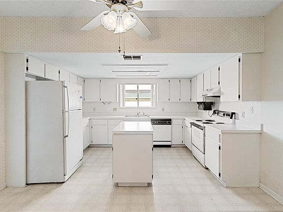 2nd image of 3433 GLEN ABBEY LANE