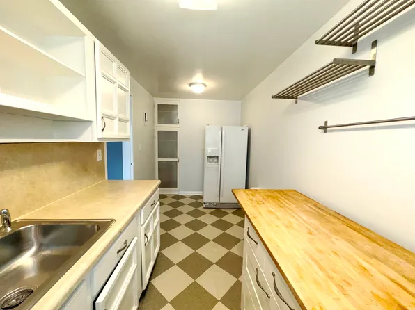 246 Seaton Rd APT 2, Stamford, CT 06902