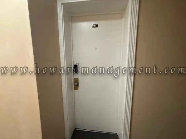 Wilshire Mediterranean Apartments