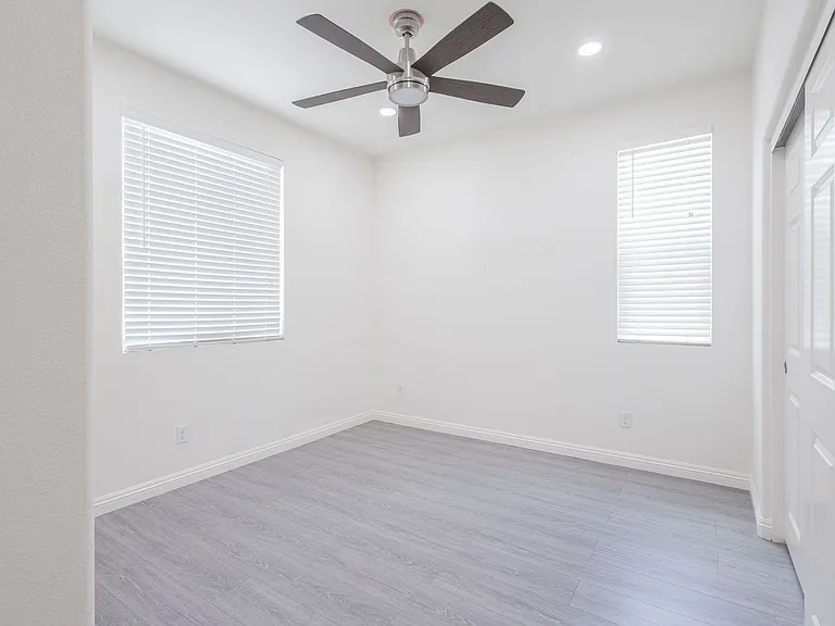 16220 Retreat Ct — Photo 5
