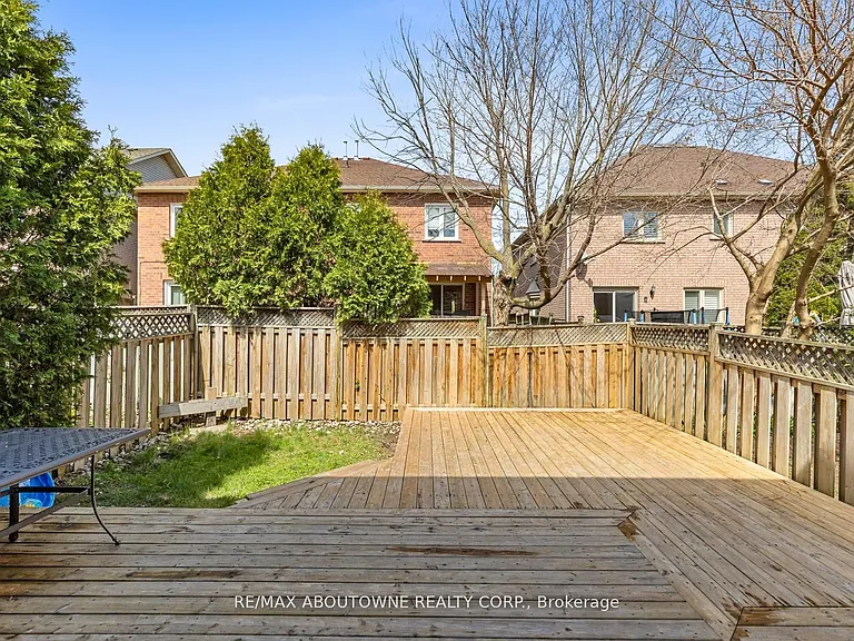 30 Harnesworth Cres — Photo 27