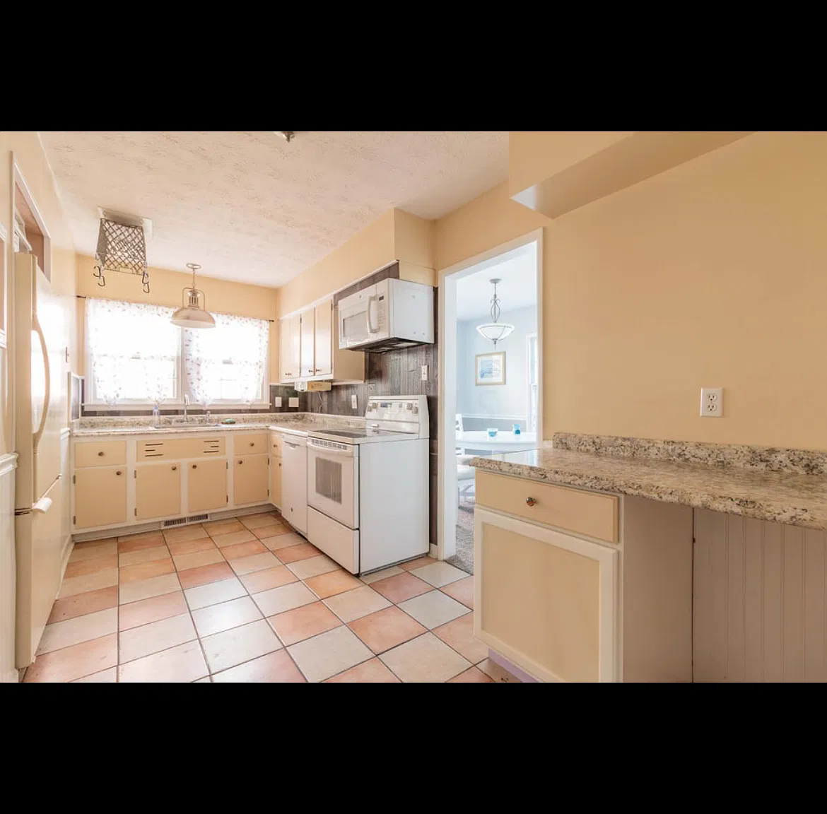 4 bed, 1665 sqft, $2,950 — Photo 3