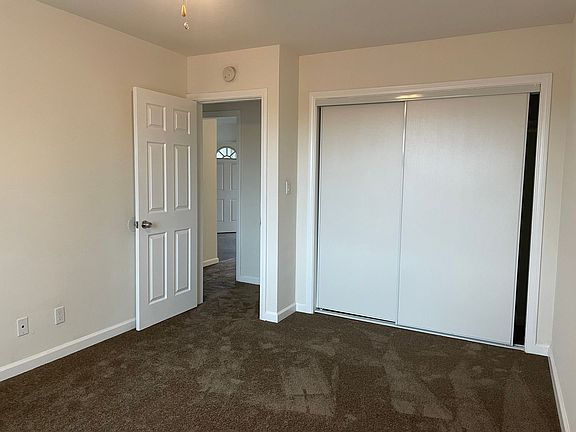 4th image of 4266-42705 51st St #4270-1/2