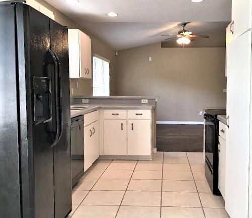 5th image of 28 Ramblewood Dr