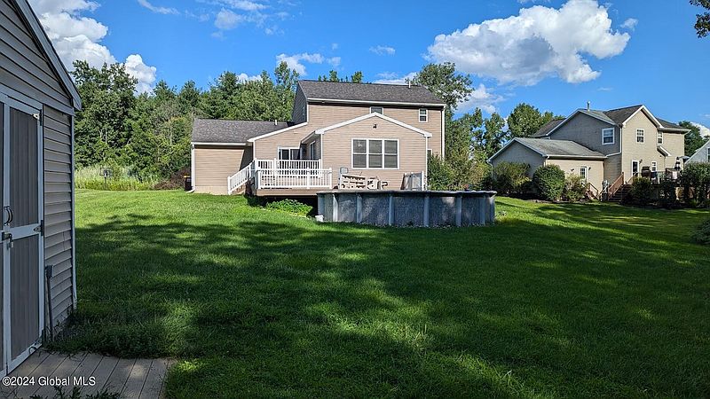 2nd image of 917 Ridgeview Circle