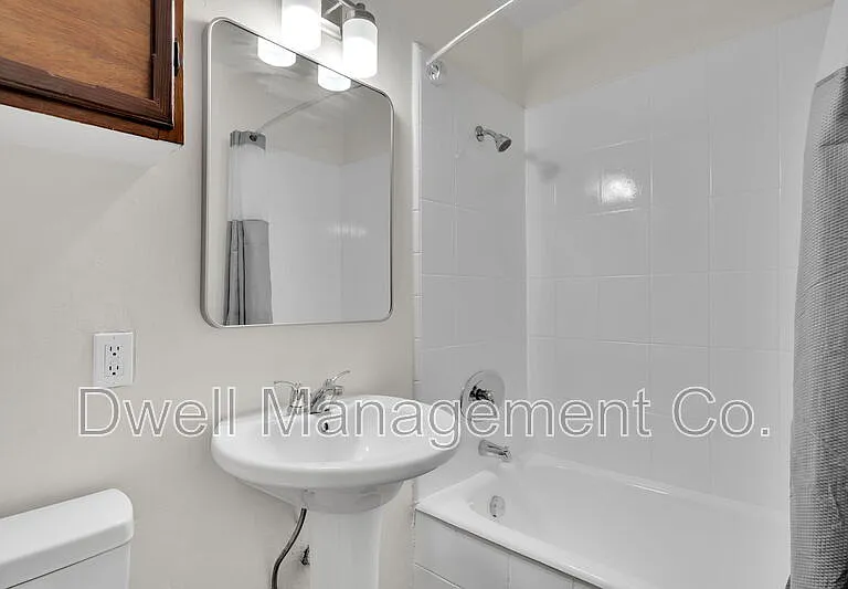 8355 Golden Ave — Photo 15