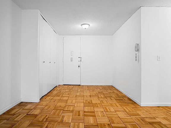 5th image of 20 W 64th St APT 11S