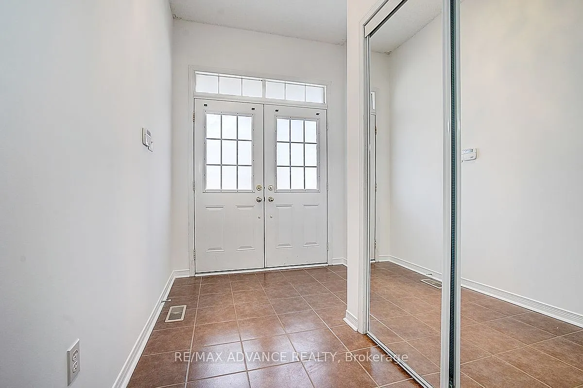 5 bed, $4,550 — Photo 2