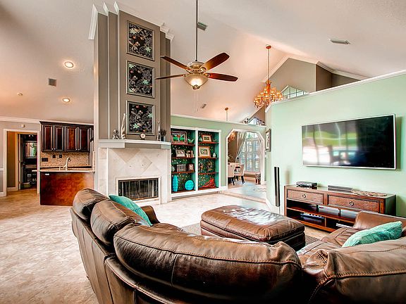 2nd image of 8467 Island Palm Cir