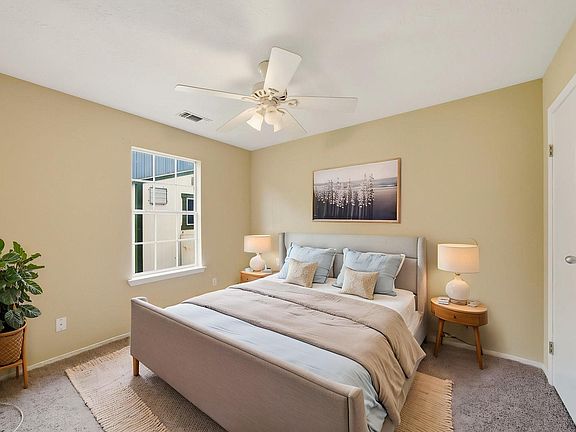 3rd image of 305 Peach St