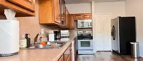1742 Creekbend Dr — Photo 6
