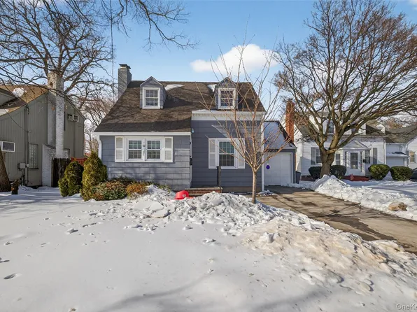 29 Babylon Turnpike, Merrick, NY 11566