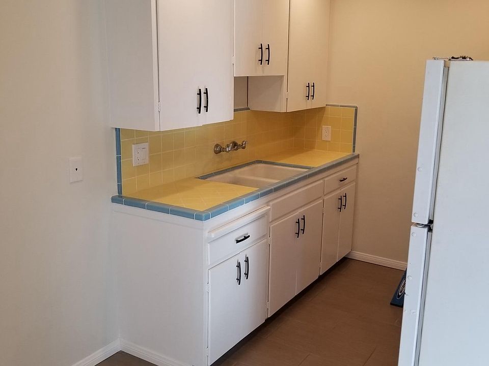 1st image of 4253 1/2 Menlo Ave