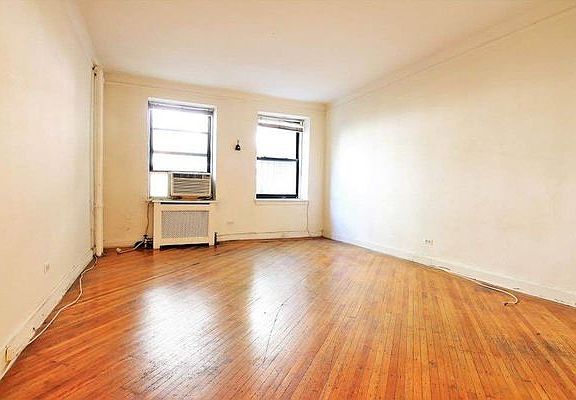 5th image of 116 W 75th St APT A