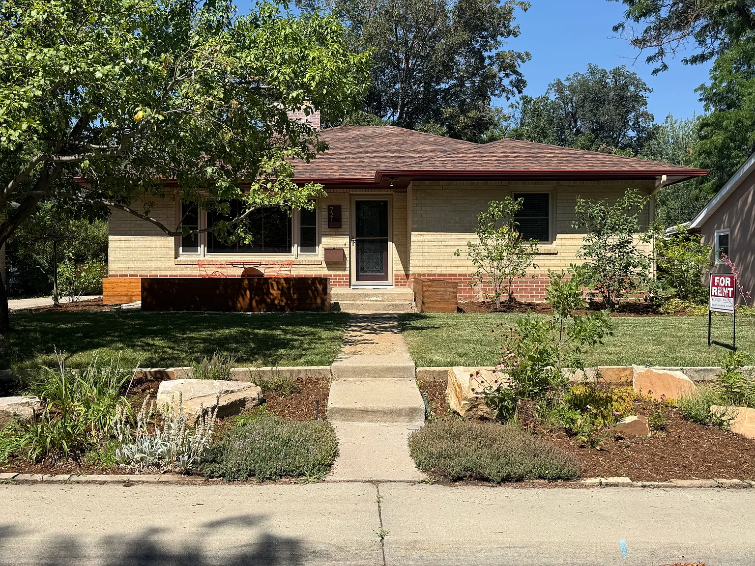 3 bed, 2.5 bath, 3125 sqft, $3,200 — Photo 1