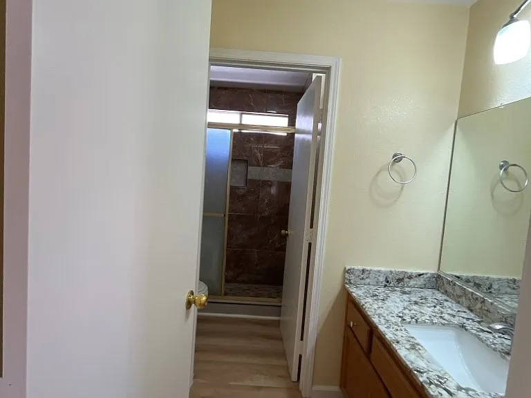 6045 Stone Hollow Ave — Photo 31