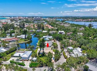 6962 Belgrave Dr, Sarasota, FL 34242