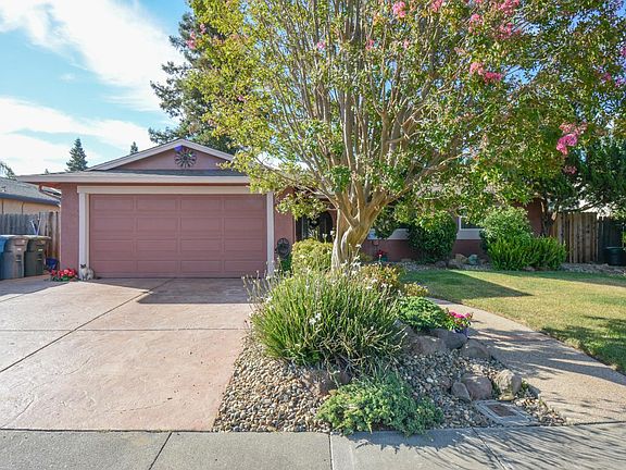 2nd image of 301 Ponderosa Drive