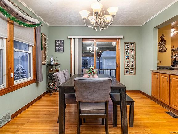 5th image of 391 Villa Ave