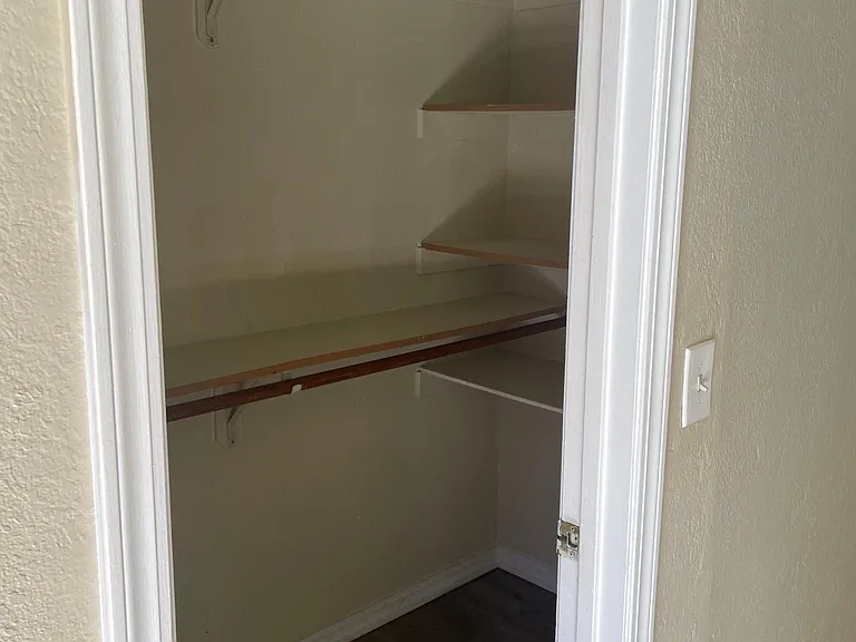 22444 Mission Blvd — Photo 7