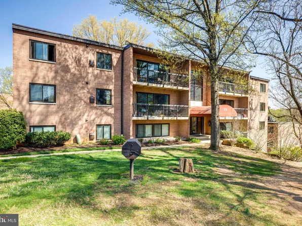 3210 S 28th St APT 202, Alexandria, VA 22302